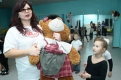 Плюшевая медведица Игоревна на руках у Марины Боровик — любимая игрушка «окцентовцев».