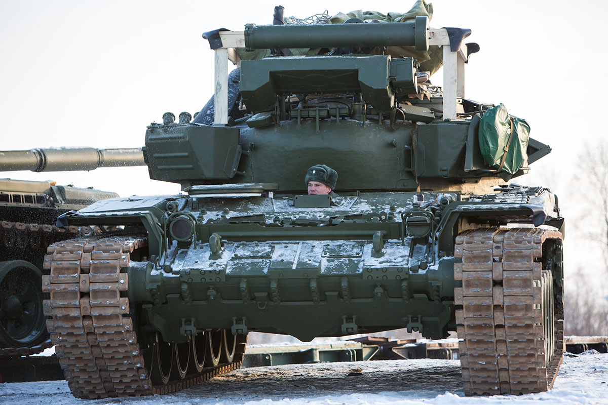 Фоторепортаж о прибытии в Восточный военный округ танков Т-72Б3 (декабрь 2013 года) 