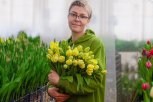 Черные тюльпаны, сирень и мини-первоцветы: что предлагают цветочные салоны благовещенцам к 8 марта