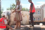 Благовещенская Снегурочка отправилась на реставрацию: памятник отшлифуют и покрасят