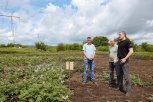 На картошку становись: страдающий от паводков Архаринский район прокормят овощами местные фермеры