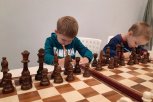 В благовещенском «Кванториуме-28» дошколят учат играть в шахматы и работать с электричеством