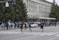 Команда ДВОКУ уверенно финишировала с флагом военного вуза. Фото: Алексей Сухушин