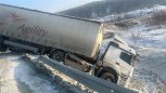 В Тындинском округе водитель КамАЗа выехал на встречную полосу и погиб