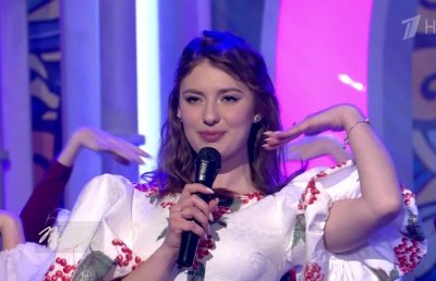 Экс-благовещенка Елизавета Долженкова спела на «Поле чудес»