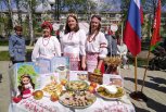 Полсотни национальных блюд представили на фестивале «Кухня без границ» в Прогрессе