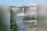 На Зейской ГЭС начался холостой сброс воды