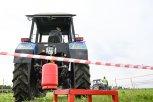 Амурские студенты устроили тракторный батл: как проходили заезды на полевой трассе