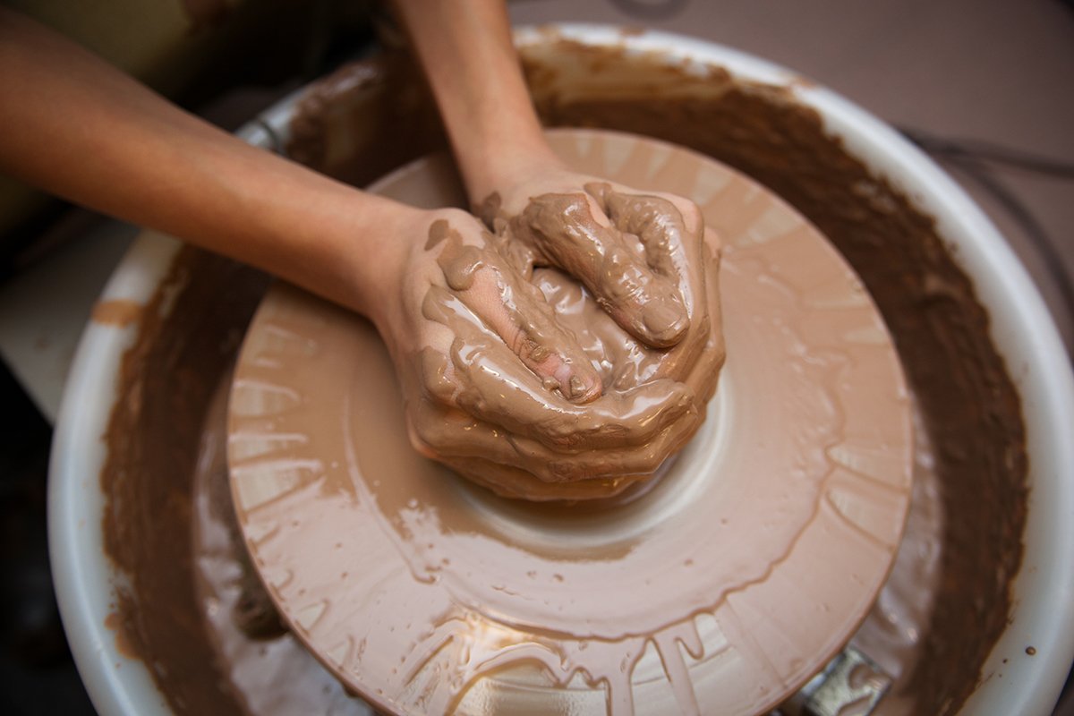 Главное правило гончара — воды много не бывает.