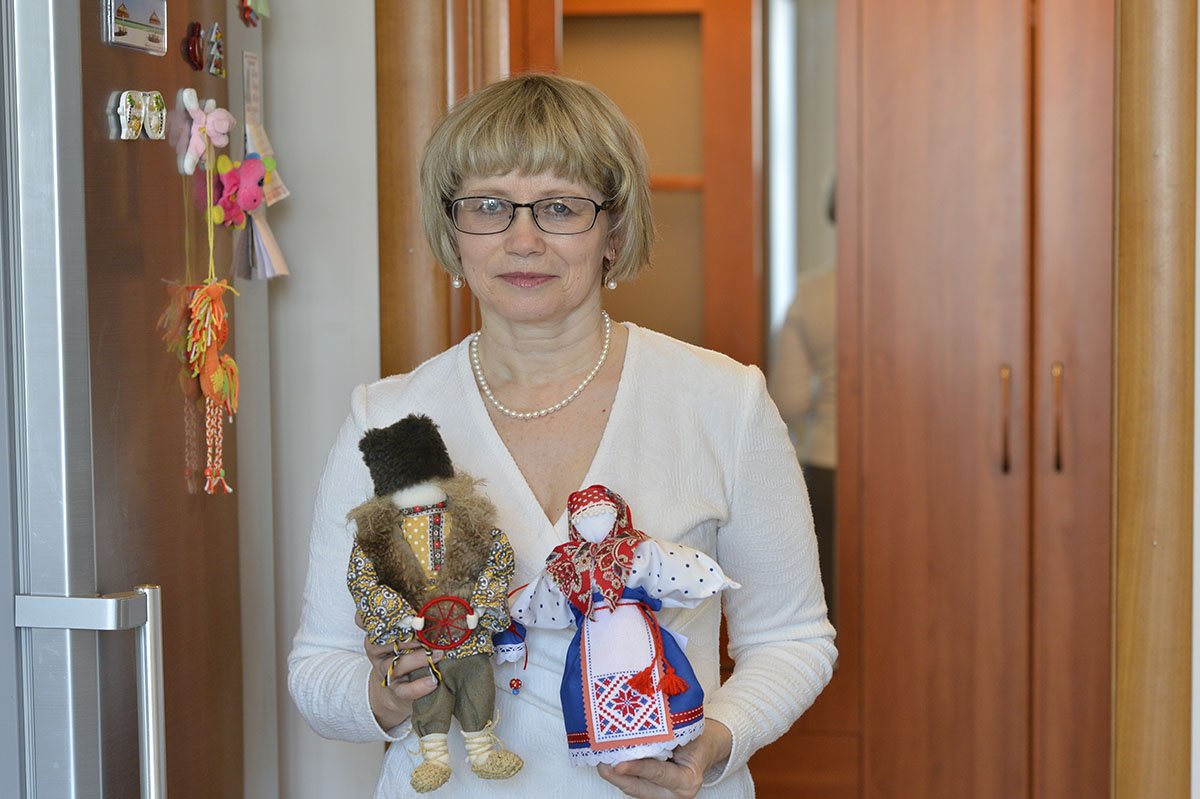 Ирина Серебряная все свободное время тратит на русских народных кукол.