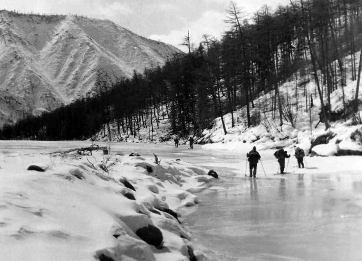 Передвижение осложнялось сильным морозом и глубоким снегом.