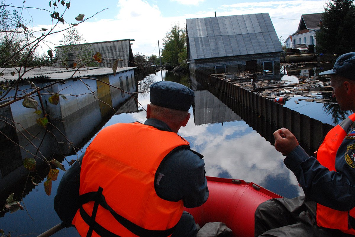 Спасатели готовятся к худшему сценарию развития событий. Фото: Андрей Анохин