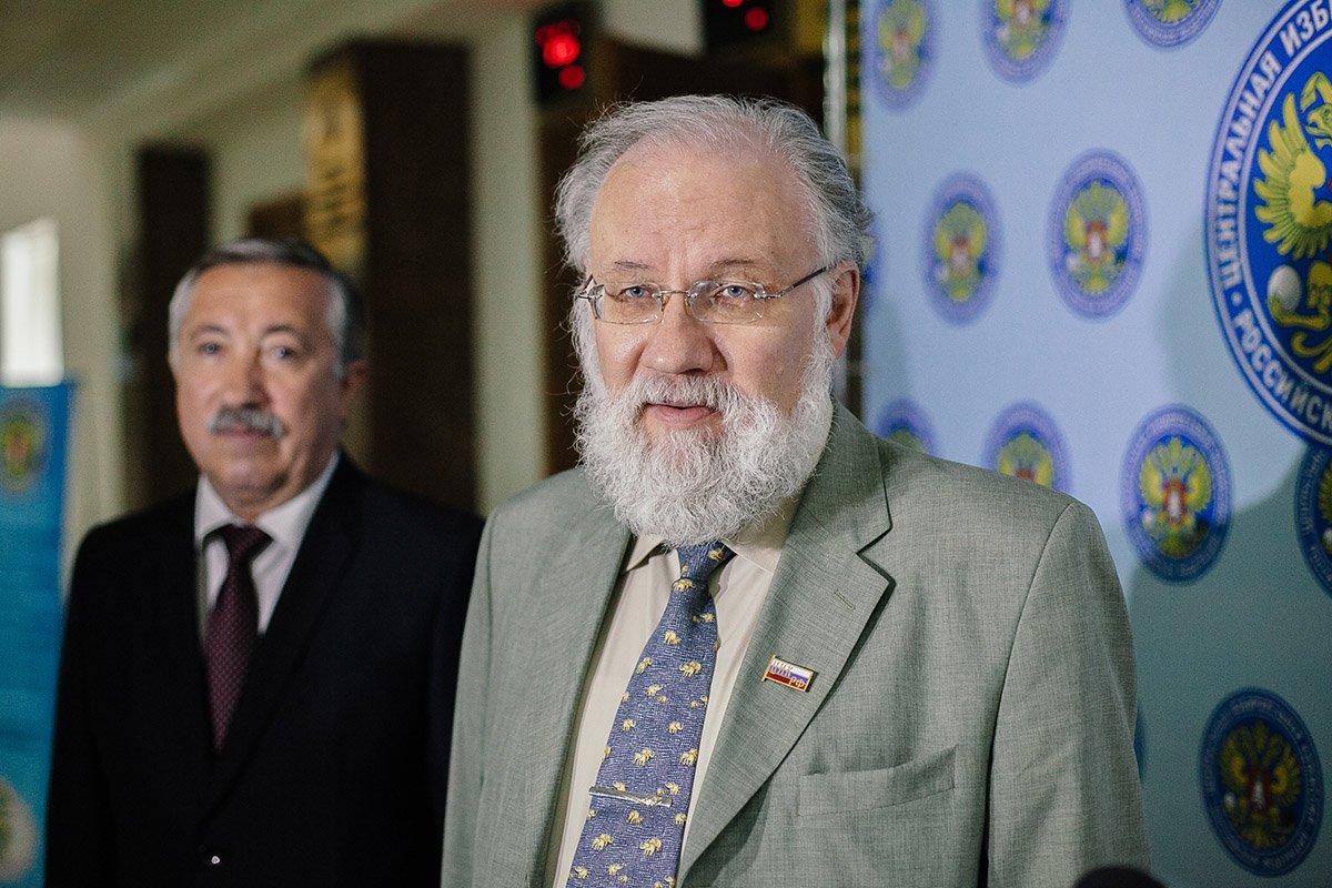 Владимира Чурова удивило, что глава амурского избиркома оказался автором проекта нового памятника.