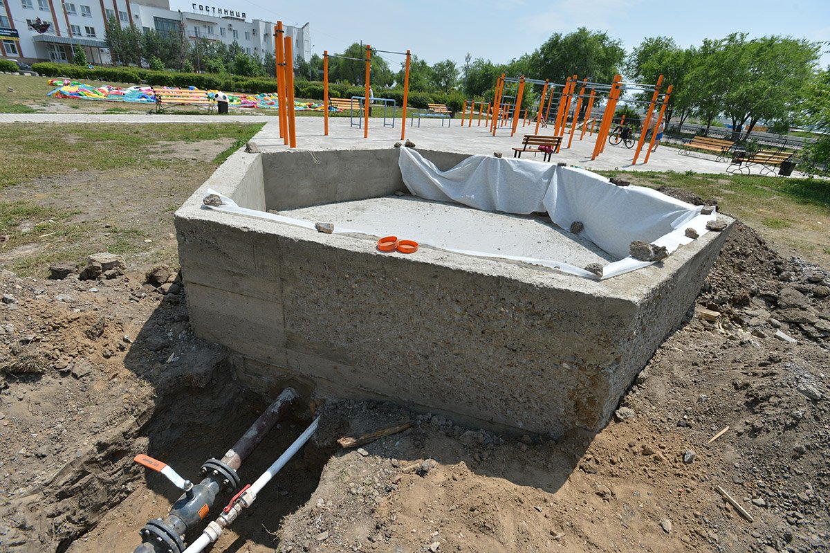 В Ближайшее время на территории ОКЦ заработает второй фонтан. Фото: Андрей Оглезнев