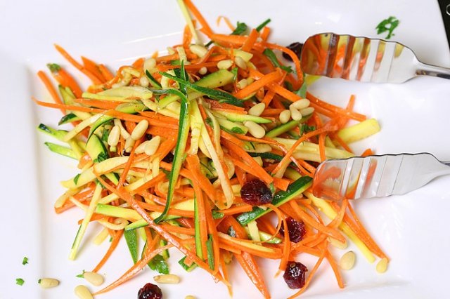 Салат из цукини с морковью и лимоном - кулинарный пошаговый рецепт с фото на KitchenMag.ru в 2019 году Салат из цукини с морковью и лимоном - кулинарный пошаговый рецепт с фото на KitchenMag.ru в 2019 году
