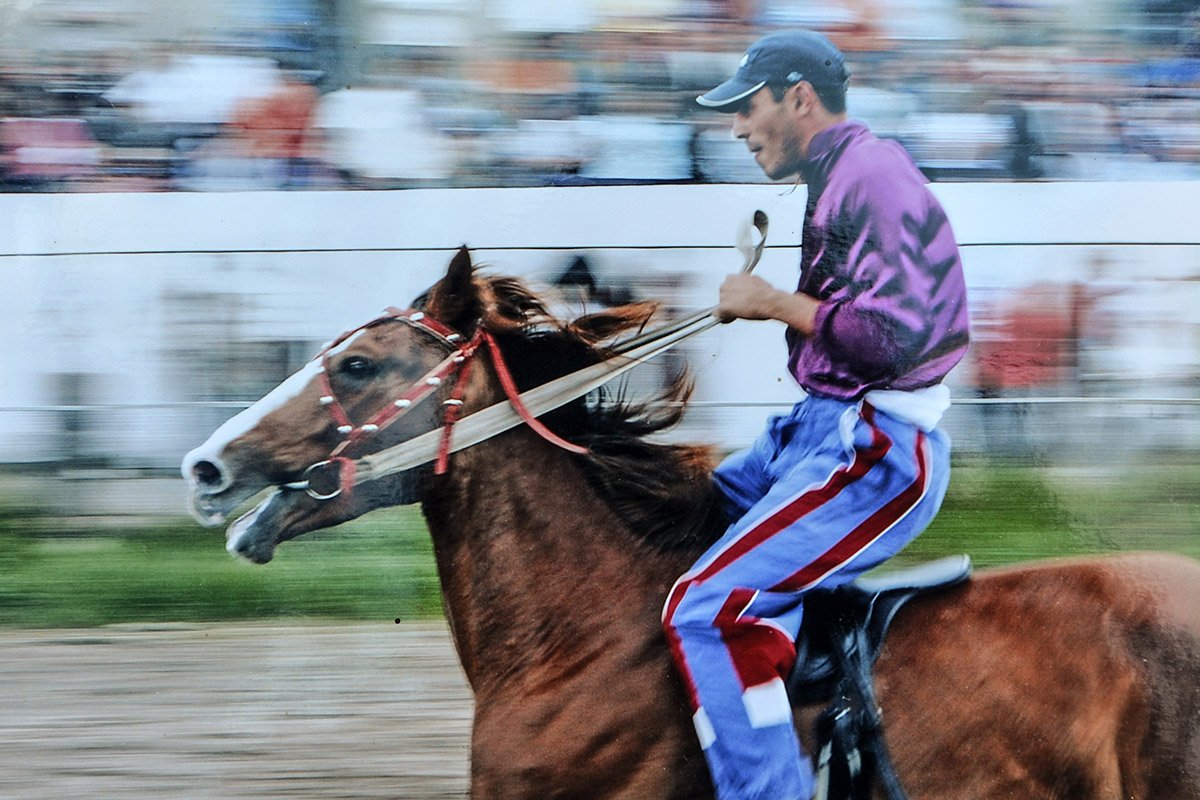 Слава Нуралиев и его победоносная Ракета. Элитная лошадь была продана всего за 40 тысяч.