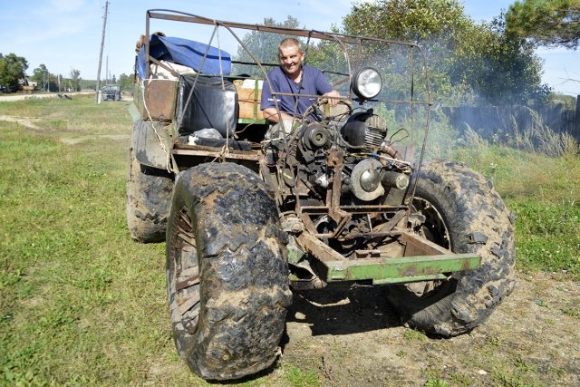 Вездеход Кулагиных следов не оставляет.