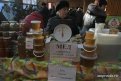 Полезный и вкусный мед понравился горожанам, один из предпринимателей продал 50 килограммов лакомств