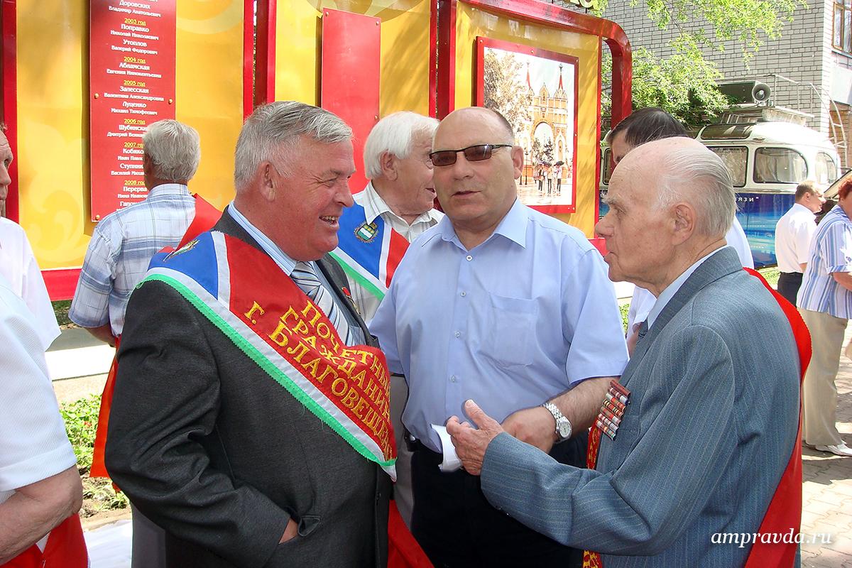Герой Советского Союза Юрий Кузнецов и «танковый генерал» Виктор Дегтярев