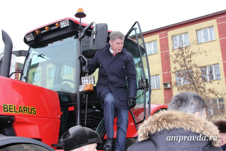 В области начали собирать белорусские комбайны