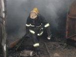 В Благовещенске пожарные потушили хозпостройку по улице Рабочей
