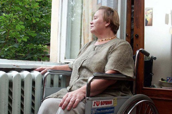 Мамы не молодеют, рано или поздно бремя заботы и поддержки ощутит каждый. Фото: sibkray.ru