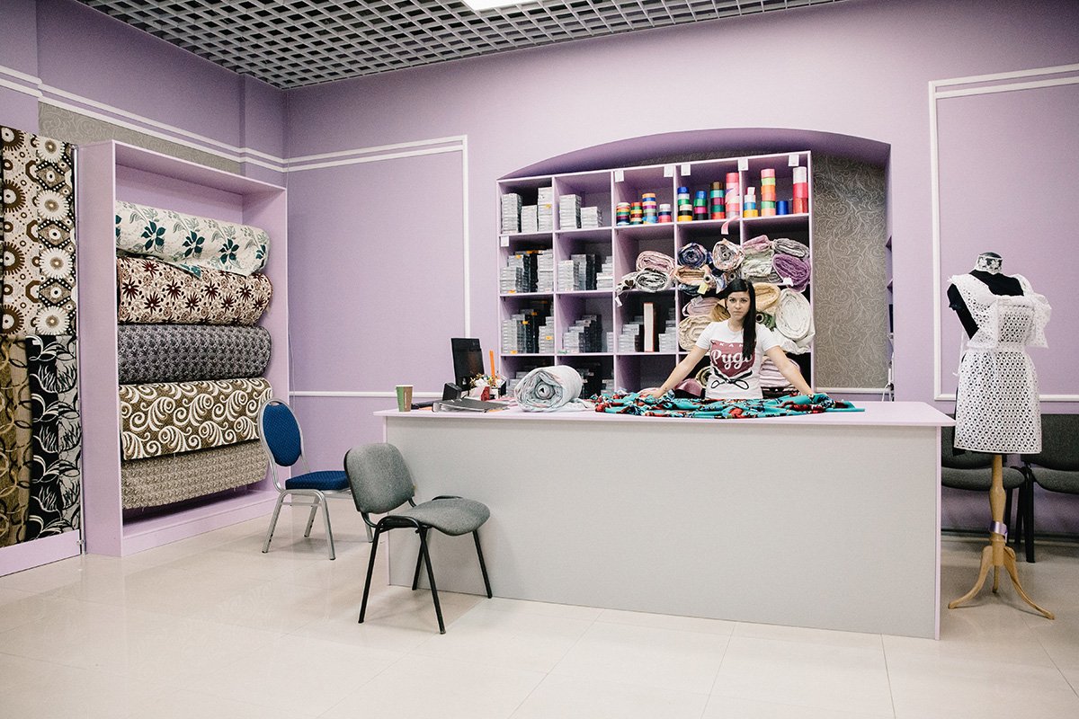 Спрос на ткани в городе есть, однако в последнее время клиенты предпочитают экономить. С.Лазовский