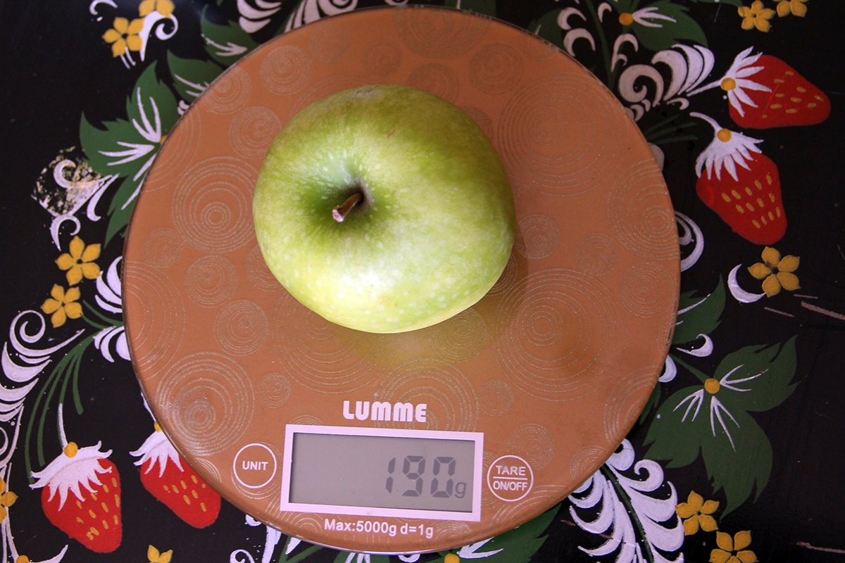 Весы - неотъемлемый атрибут кухни.