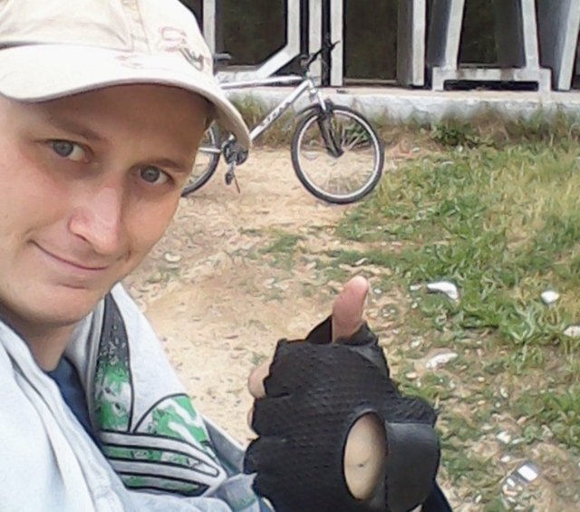 В Тынде медведь гнался за велосипедистом / В Тынде из-за лесных пожаров и отсутствия ягод медведи продолжают выходить к людям. На севере Амурской области они стали частыми гостями на свалках, автодорогах и в лесных массивах недалеко от Тынды и бамовских станций.