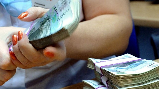 Центробанк РФ снизил ключевую ставку еще на полпроцента  Вчера 31 июля Центробанк России в пятый раз за этот год снизил ключевую ставку. На