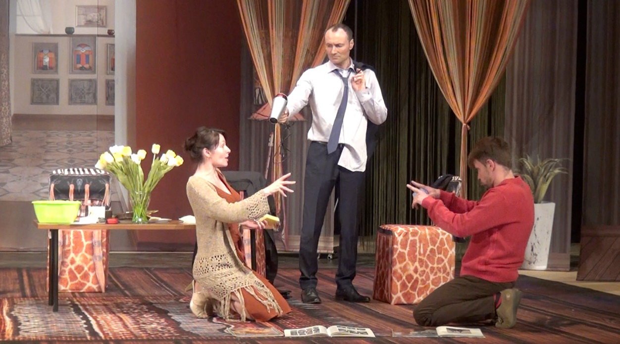 Спектакль «В рамках приличия»