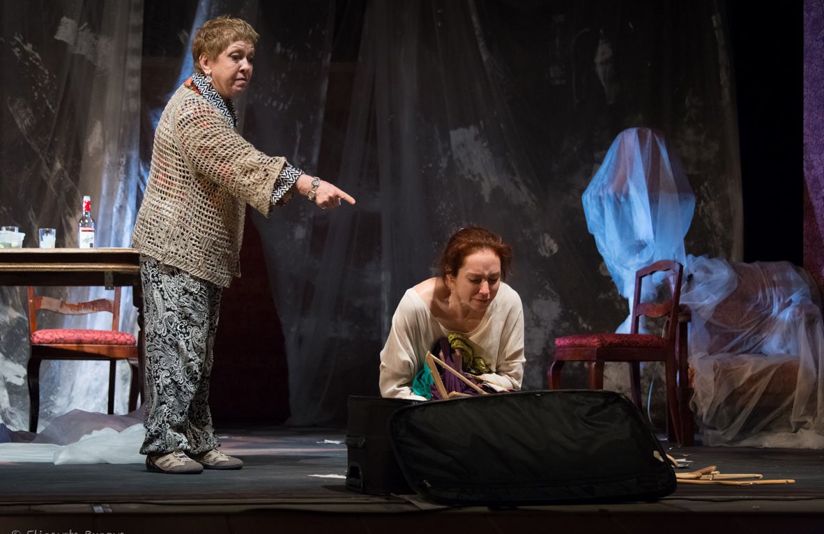 Спектакль «Семейный ужин в половине второго»