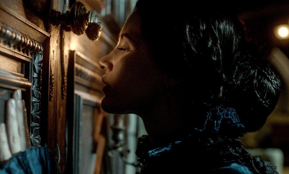 Кадр из к/ф «Багровый пик»