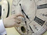 Депутаты предлагают снова вернуть перевод часов два раза в год