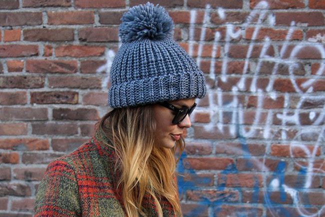 Шапка с помпоном