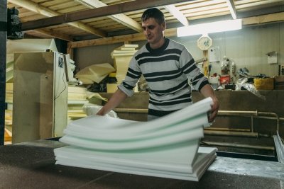 В Благовещенске производят универсальный материал для мягкой мебели
