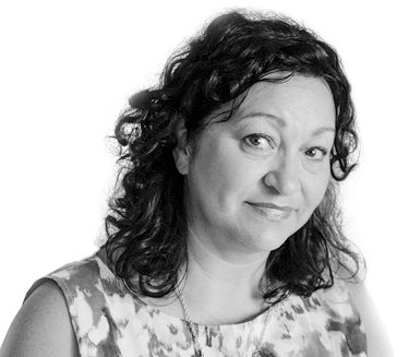 Айфоново детство / «Кирюша, здравствуй! Как сегодня в садике день провел? Зайчик, ну посмотри на бабушку… Феденька, малыш! Оторвись на минутку, я тебе что-то покажу» — очередная моя попытка пообщаться с внуками по «Скайпу» терпит поражение. Оторвать малышей от мультиков просто невозможно! Нет, они у нас, конечно, не сидят часами у зомбоящика. Но чего это стоит моей дочери!