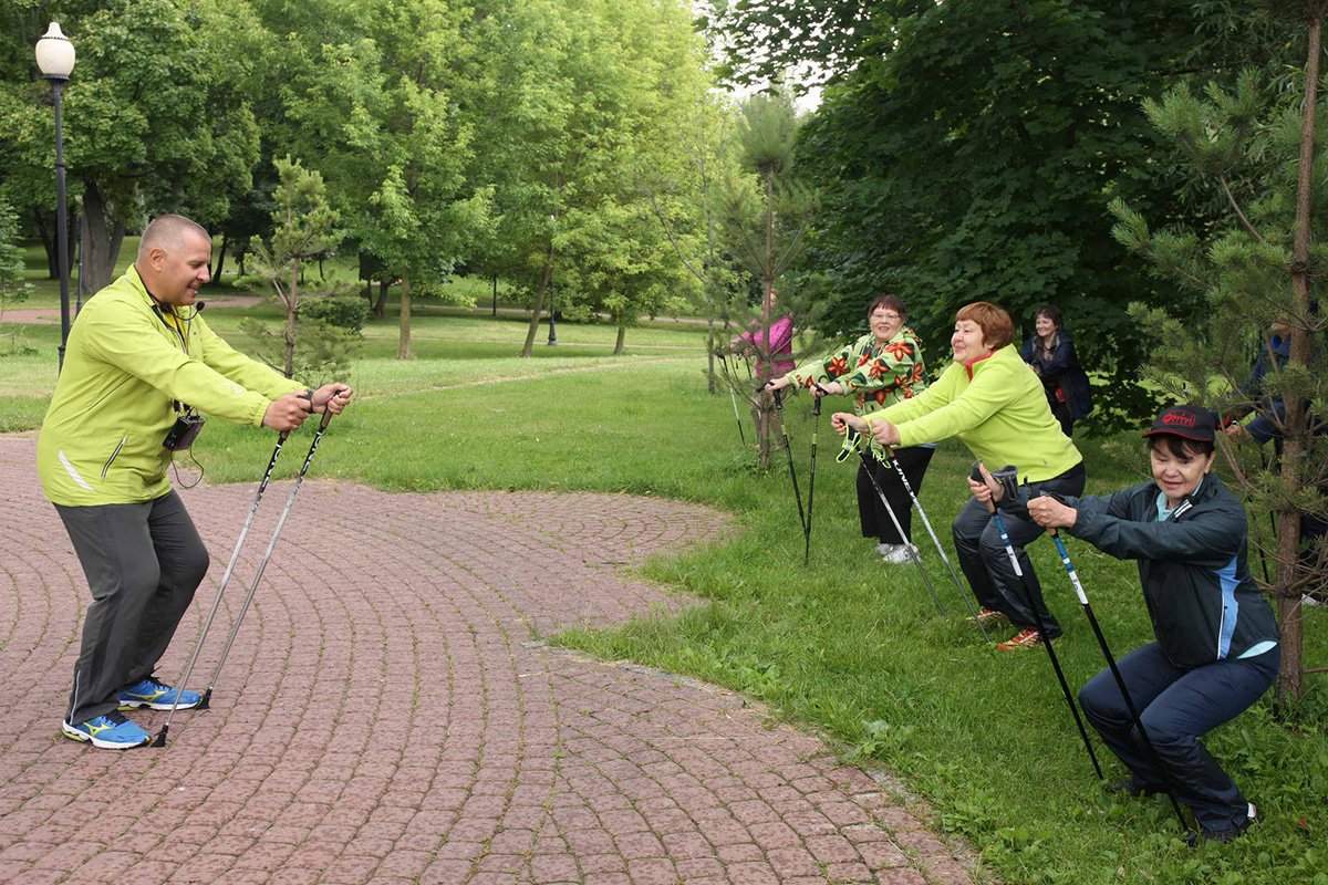 Перед ходьбой нужно как следует размяться.