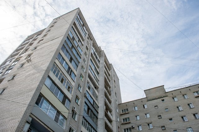 Девочка выпала из окна 5-ого этажа в Томске