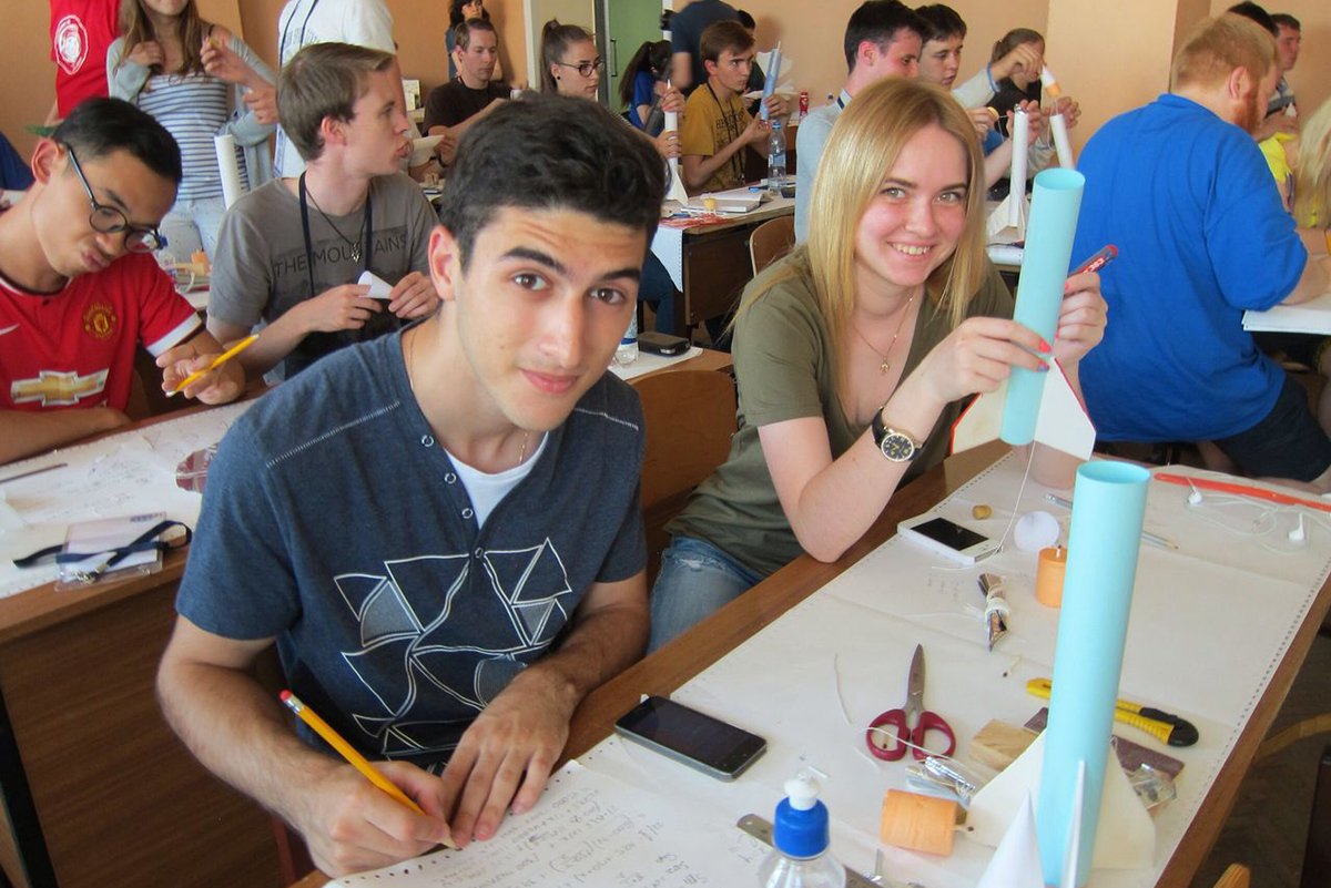 Мастер-классы и практические занятия для молодых ученых в рамках «Космической школы».