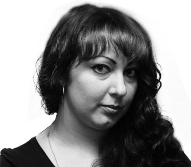 Лечить, нельзя помиловать / Чудовищные массовые убийства беззащитных животных в Хабаровске потрясли до глубины души всю страну. Две юные живодерки с удовольствием истязали, убивали и расчленяли несчастных кошек, собак и птиц, без капли смущения снимали это на видео, делали фотографии и делились леденящими кровь кадрами в интернете. На их счету — смерти полтора десятка невинных животных, против садисток теперь — весь мир. «Убийцам не место среди нас», — призывают в интернете и на многочисленных акциях протеста ужаснувшиеся жестокости хабаровчанок россияне. Полностью согласна с тем, что места среди нас этим циничным садисткам и убийцам нет. Но вот со вторым призывом — отправить живодерок Хабаровска в тюрьму — согласиться никак не могу.