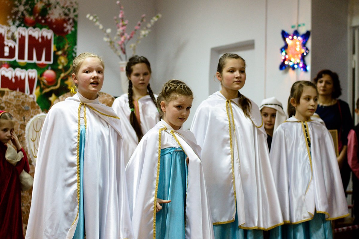 Праздник в честь Крещения для особых детей готовили всем миром.