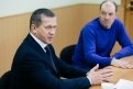 Юрий Трутнев и фермер Александр Пушкаренко на встрече в Белогорском районе.
