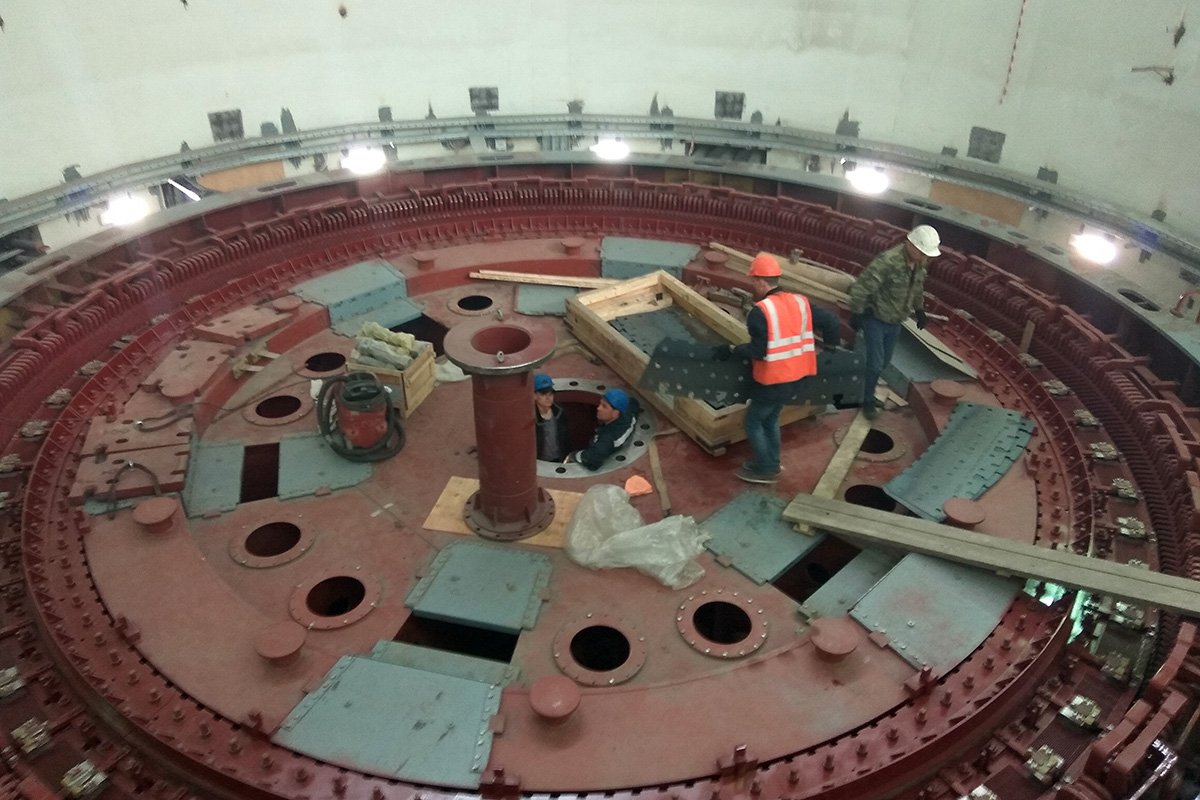 Монтаж агрегата № 3 на финальном этапе.