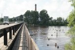 В Белогорске отремонтируют пешеходную часть моста через реку Томь