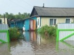 В Приамурье циклон сорвал крыши, повалил деревья, затопил дома и дороги
