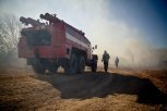 Пожарные пытаются отбить Новинку от огня (видео)