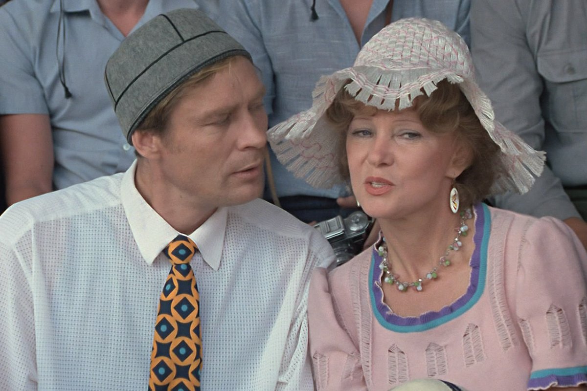 Кадр из кинофильма «Любовь и голуби »