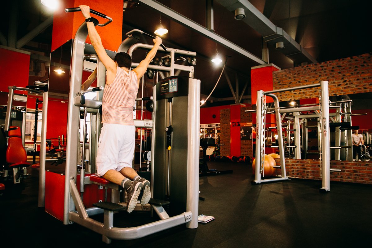 Наш «худышка» признался, что не подтягивался на перекладине со времен армии.