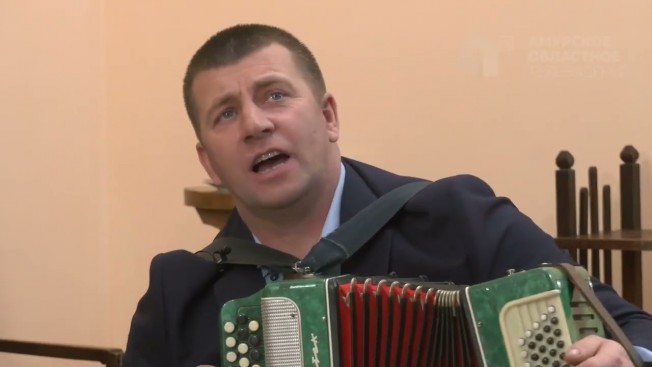 Андрей Зозуля исполнил песню собственного сочинения